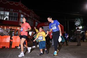 BIB: 4590, 4588
                            <button type="button" onclick="openModal(26263694)" class="btn btn-primary btn-sm float-right btn-popup" data-toggle="modal" data-target=".modal-high-quality">
                        <i class="fas fa-shopping-cart"></i> Add to Cart
                    </button>
                                            <button type="button" onclick="isThisMe(26263694, true)" class="btn btn-success btn-sm float-right btn-popup btn-isme hidden" data-toggle="tooltip" data-placement="bottom" title="นี่คือรูปของคุณใช่ไหม คลิกที่นี่เพื่อเอาเข้าอัลบั้ม">
                        <i class="fas fa-plus"></i> Add to album
                    </button>
                    <button type="button" onclick="isThisMe(26263694, false)" class="btn btn-warning btn-sm float-right btn-popup btn-isnotme hidden">
                        <i class="fas fa-ban"></i> Remove from album
                    </button>